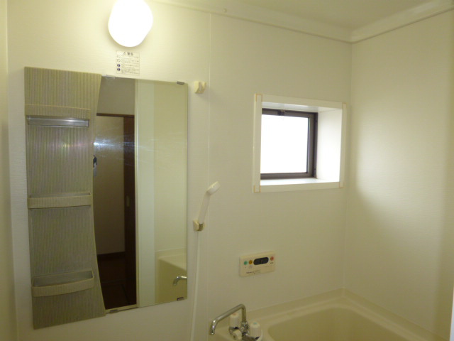 倉敷市連島中央１丁目のアパートの浴室