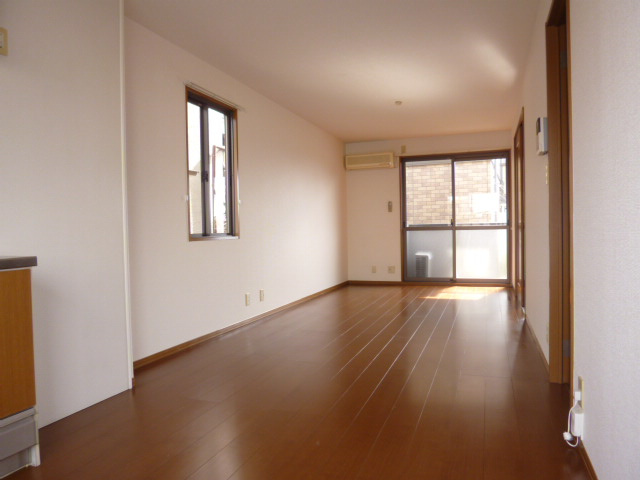 倉敷市連島中央１丁目のアパートの居間・リビング