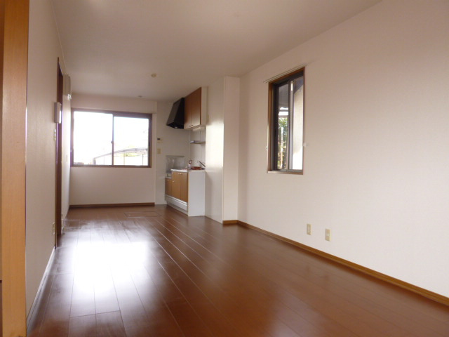 倉敷市連島中央１丁目のアパートの居間・リビング