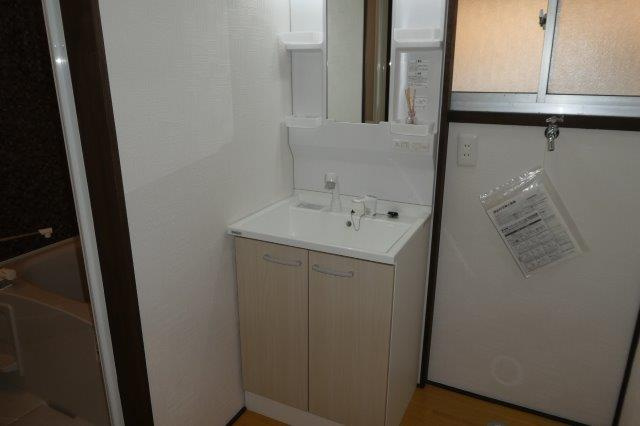 倉敷市中島の一戸建ての独立洗面台|シャンプードレッサー