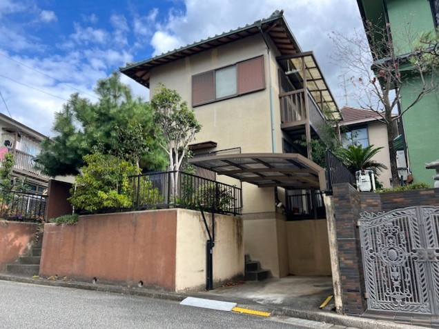 ◆建築条件無し売土地◆敷地５１.５２坪◆間口広めの１１.１ｍ◆前道幅員６.５ｍ◆八幡市橋本新石の外観|現地(２０２４年１２月撮影)
現況：古家有り