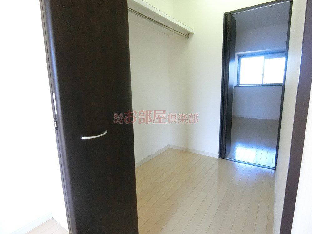 ブランシュールの収納|たっぷりの収納。大きなものも収納できそうです