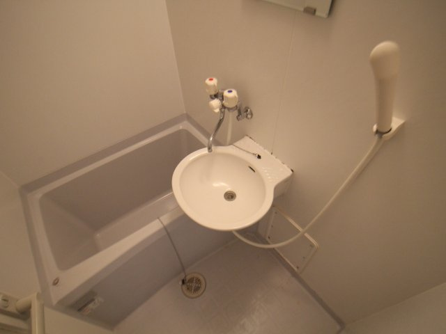 エミネンスタカハシの浴室|日々の疲れを癒すお風呂付です