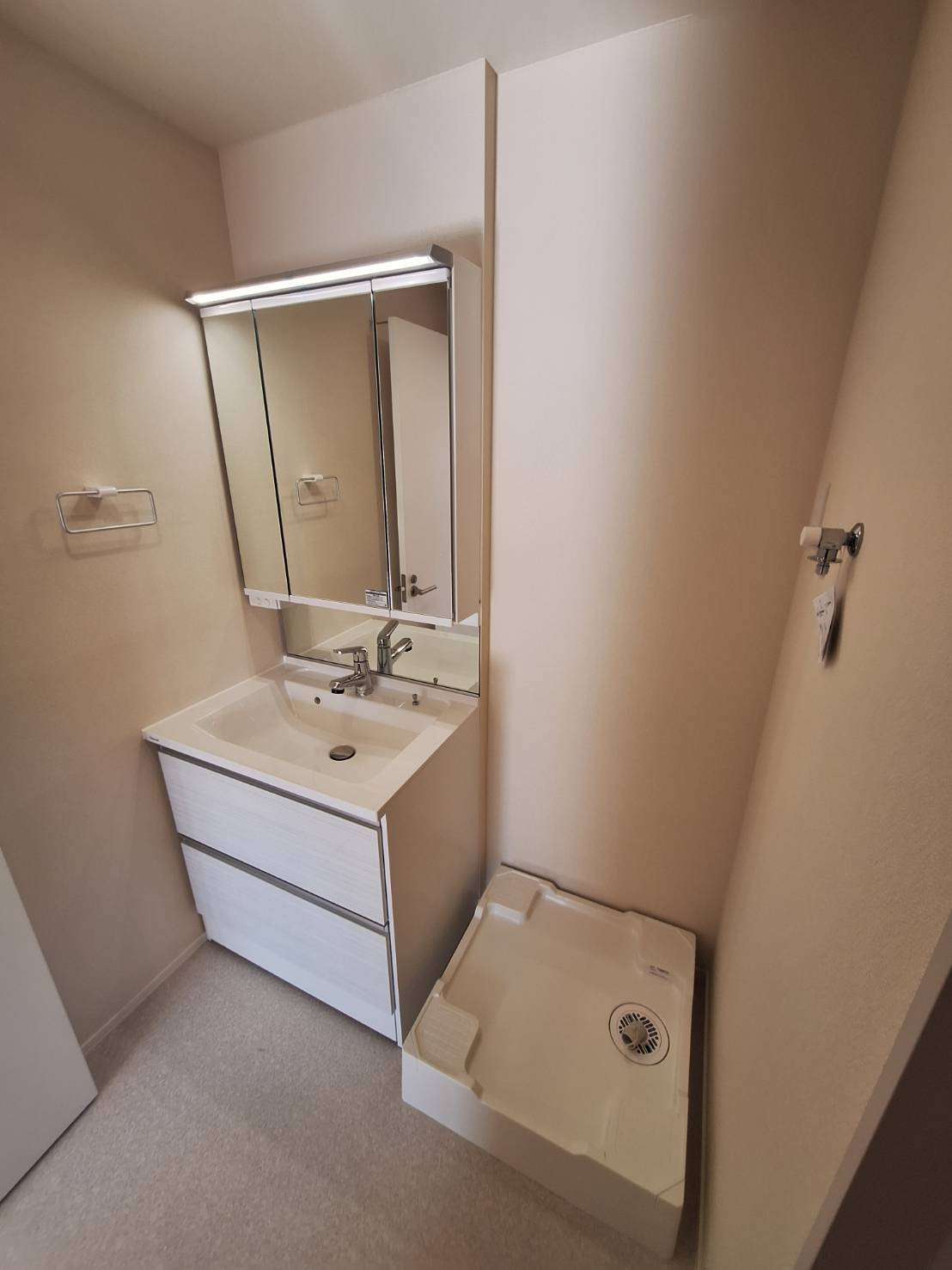 Ｍａｉｓｏｎ　ｄｅ　Ｔｒｉｎｉｔｙ　Ｎの洗面所