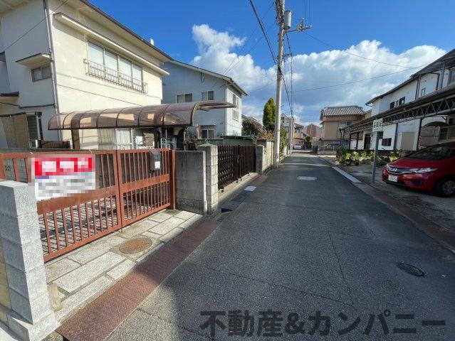 土居田駅まで徒歩１１分！利便性のいいトチの前面道路含む現地写真|子育て環境にはぴったりな落ち着いた雰囲気の閑静な住宅地