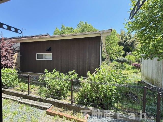 メゾン・ソレイユ　B棟の庭