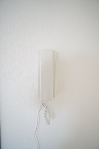 ハイツニューサウスのセキュリティ|来客には受話器型インターフォンで対応♪