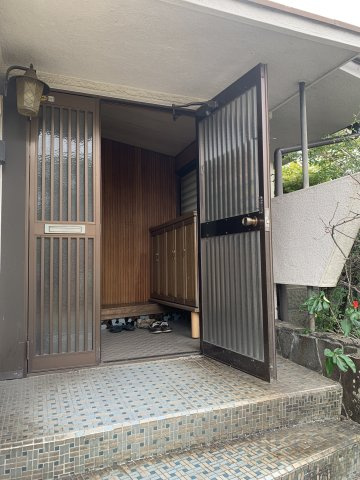 紀の川市打田中古戸建の玄関