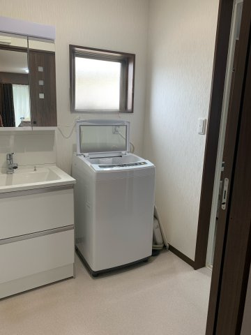 岩出市水栖　中古物件の独立洗面台