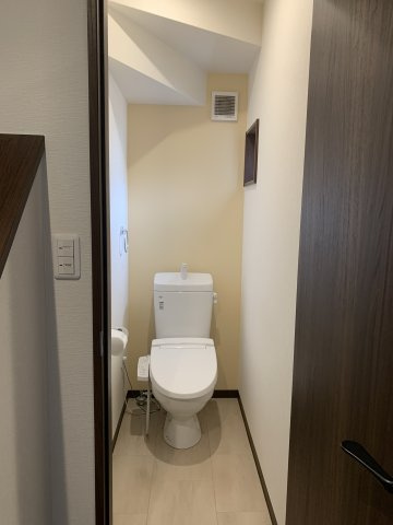 岩出市水栖　中古物件のトイレ