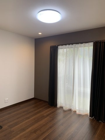 岩出市水栖　中古物件の洋室