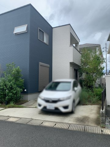 岩出市水栖　中古物件の駐車場