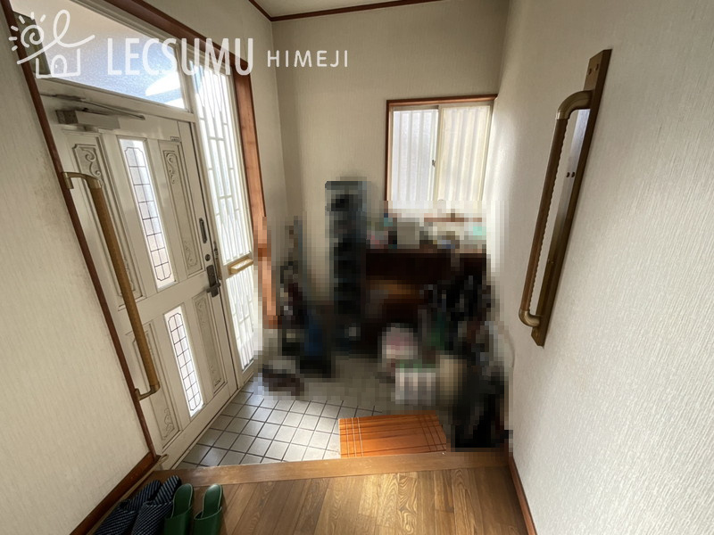 姫路市網干区垣内南町/中古戸建の玄関