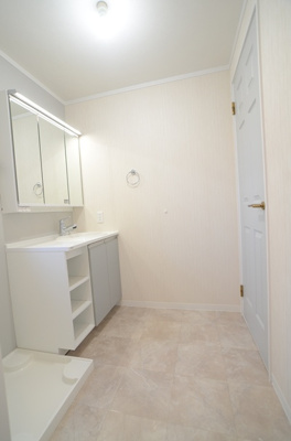 【洗面所】 | 座間市緑ケ丘２丁目　中古戸建て【仲介手数料無料】