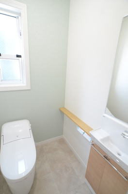 【トイレ】 | 座間市緑ケ丘２丁目　中古戸建て【仲介手数料無料】 | 1階