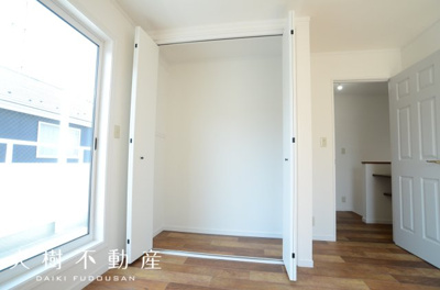 【洋室】 | 座間市緑ケ丘２丁目　中古戸建て【仲介手数料無料】 | 2階　洋室2（11.0帖）クローゼット