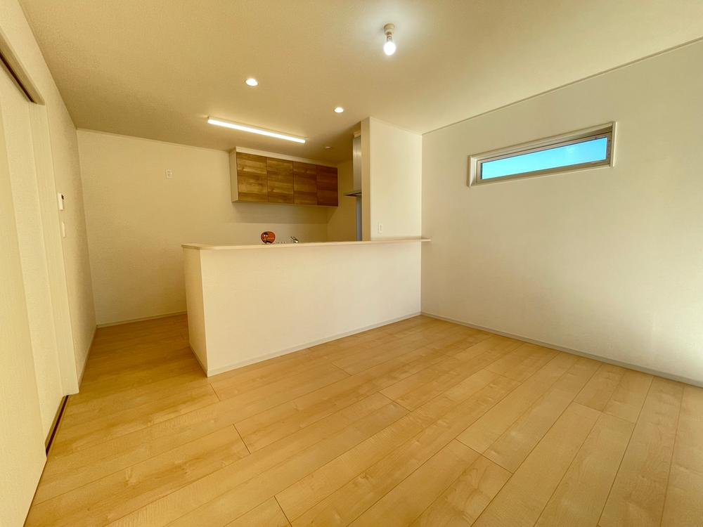 佐野市中町　新築戸建3の居間・リビング