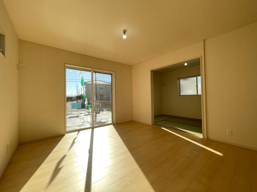 佐野市中町　新築戸建3の居間・リビング