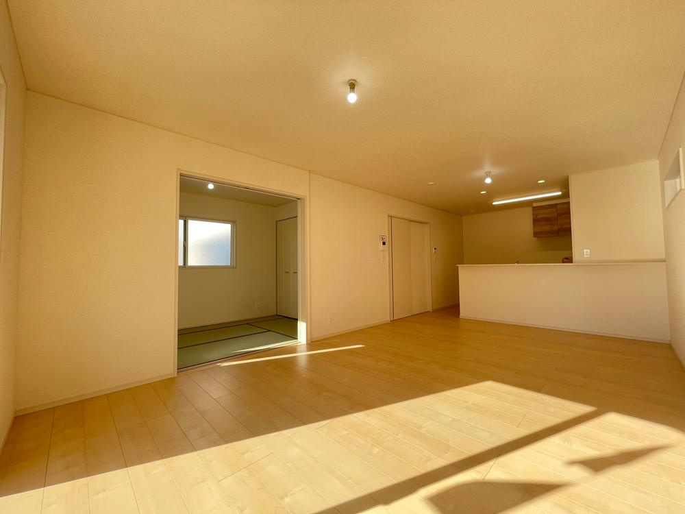 佐野市中町　新築戸建3の居間・リビング