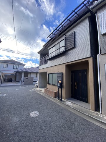 鳴尾町2丁目　中古戸建の前面道路含む現地写真