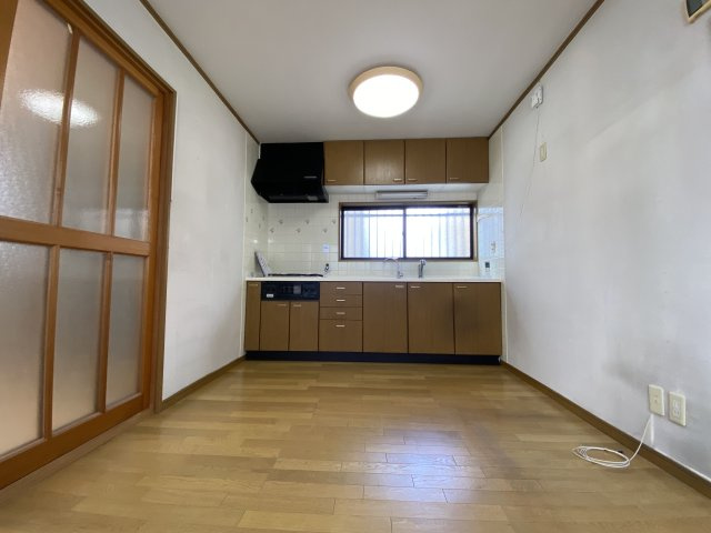 鳴尾町2丁目　中古戸建の居間・リビング