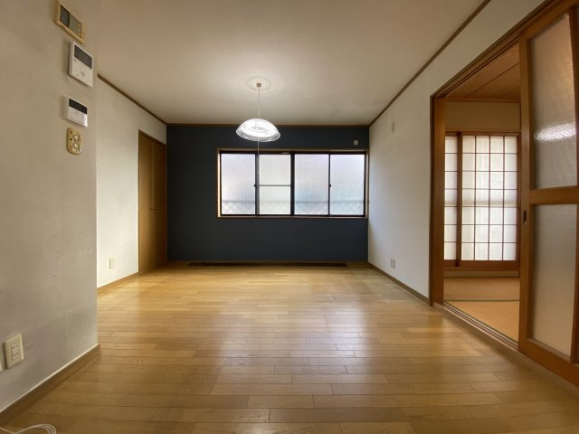 鳴尾町2丁目　中古戸建の居間・リビング