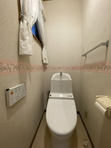 鳴尾町2丁目　中古戸建のトイレ