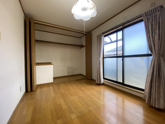 鳴尾町2丁目　中古戸建の洋室