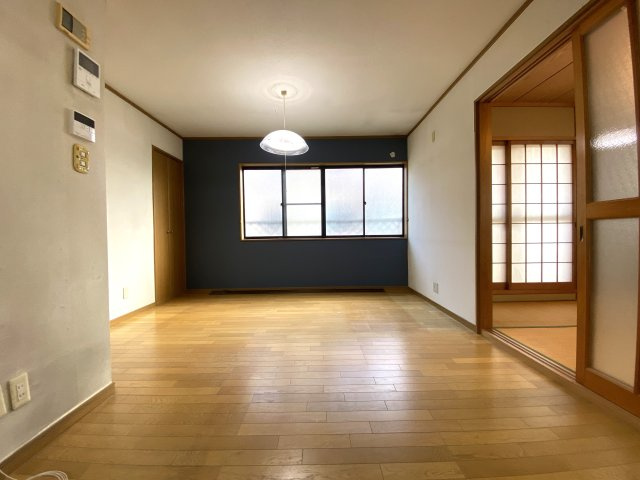 鳴尾町2丁目　中古戸建の居間・リビング