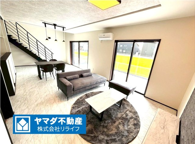 戸建　安八郡安八町南今ケ渕第２　全7区画分譲の居間・リビング|■ヤマダ不動産　株式会社リライフ　大垣店
大きな窓がリビング全体に光と風を運びます。