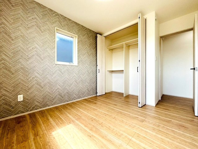 新築戸建　安八郡安八町南今ケ渕第２　全7区画分譲の洋室|奥行のあるウォークインクローゼットは収納方法自由自在。家族の成長に合わせた収納が可能です。