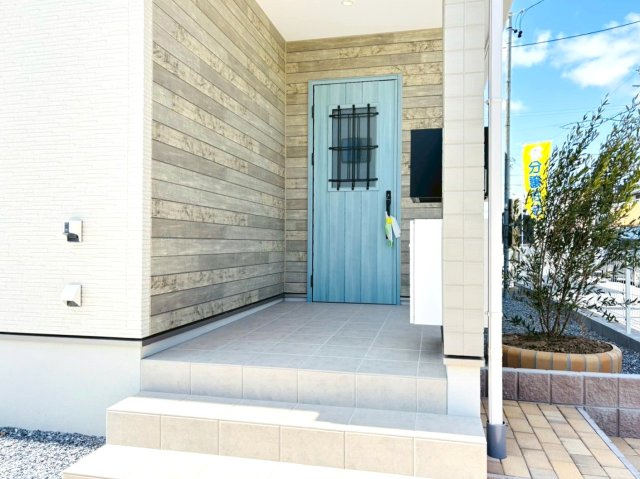 新築戸建　安八郡安八町南今ケ渕第２　全7区画分譲の玄関|玄関ドアの取っ手ハンドル部分にセンサーがついており、カード・シールタイプのキーで開け閉めができます