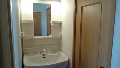 【洗面所】 | シャン・ド・フルールⅡ | 忙しい朝には欠かせない洗面所です