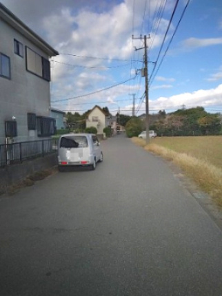【前面道路含む現地写真】 | 東金市小沼田　中古戸建