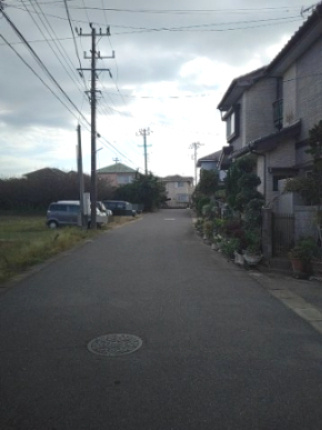 【前面道路含む現地写真】 | 東金市小沼田　中古戸建