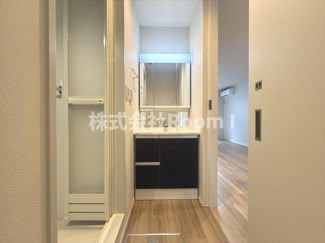 【洗面所】 | HEBEL MAISON OSAKA PORT・旭化成ヘーベルメゾンHEBEL HAUS | 脱衣スペースもあります