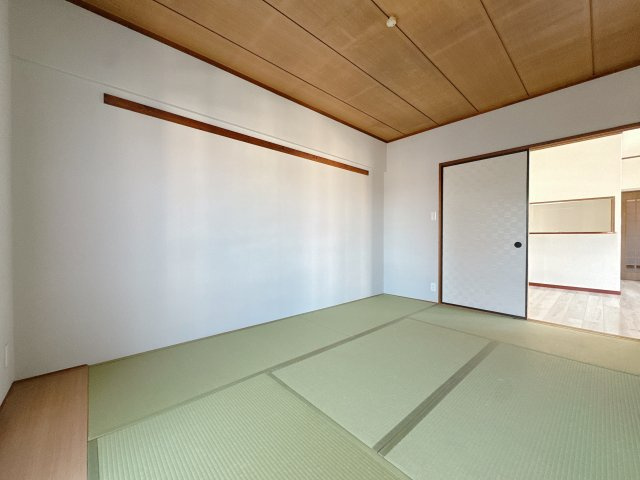 【和室】 | ユーハイム南福岡☆仲介手数料無料☆ | 和室はゆっくりと寛げる6畳分のスペースを確保。最近6畳を確保できるマンションは少なくなってます。