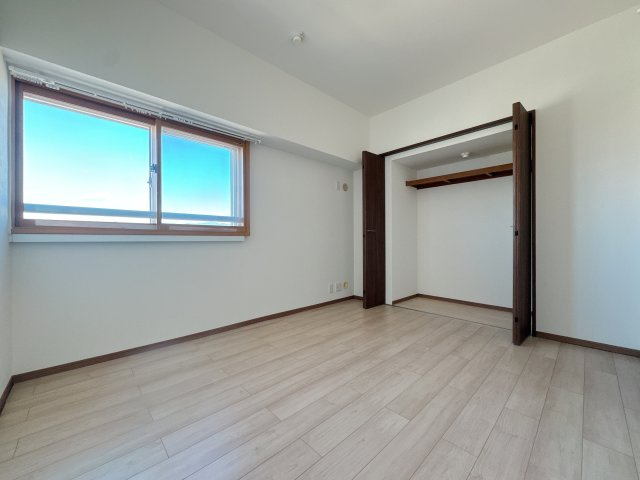 【洋室】 | ユーハイム南福岡☆仲介手数料無料☆ | 一人ひとり快適な空間は違うからこそ、家具の配置もアレンジしやすいシンプルなデザインに。