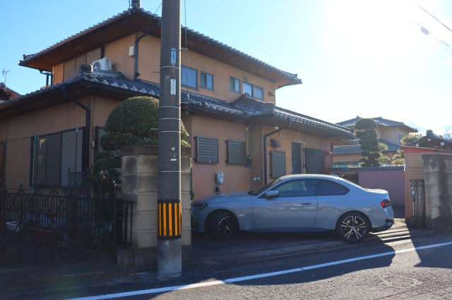 前橋市山王町2丁目12-8の前面道路含む現地写真