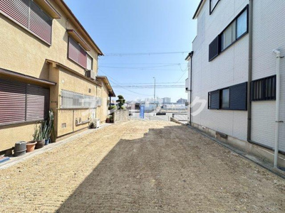 【前面道路含む現地写真】 | 取石小・土地34.3坪・南向き・建築条件なし・更地渡し・高石市取石6丁目 | 前面道路含む現地写真です