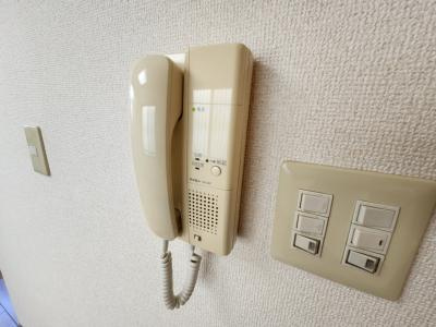 エステート三条ビルのセキュリティ|インターホン