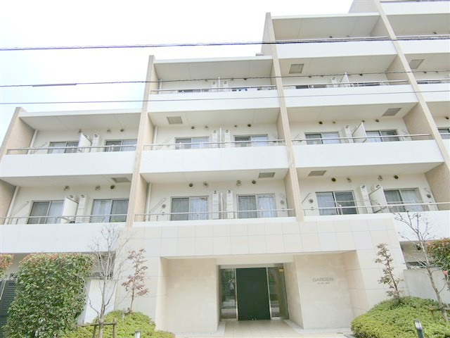 ガーデン萩中の外観