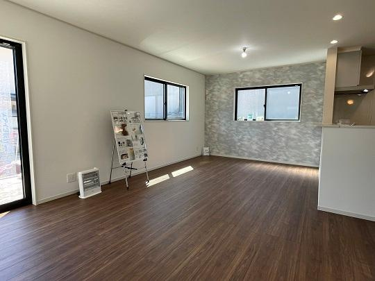 佐野市葛生西1丁目　新築戸建2の居間・リビング