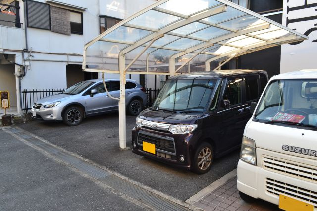 スカイハイツの駐車場