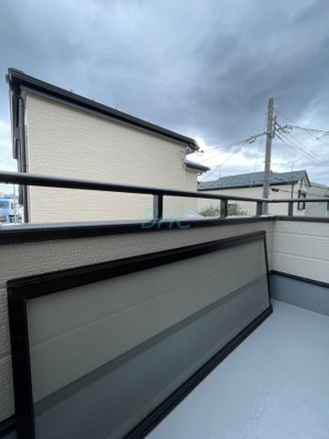 【バルコニー】 | 大萱７丁目 | 朝の澄んだ空気や、夕方に吹く清々しい風を感じられるバルコニー。