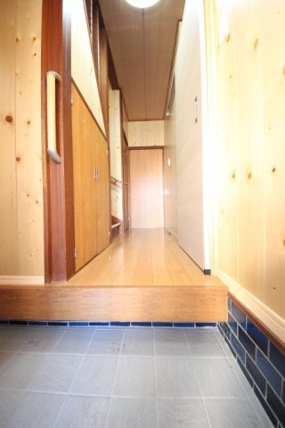 熊川1683-28戸建の玄関