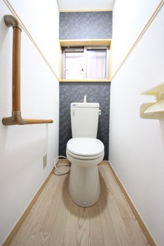 熊川1683-28戸建のトイレ