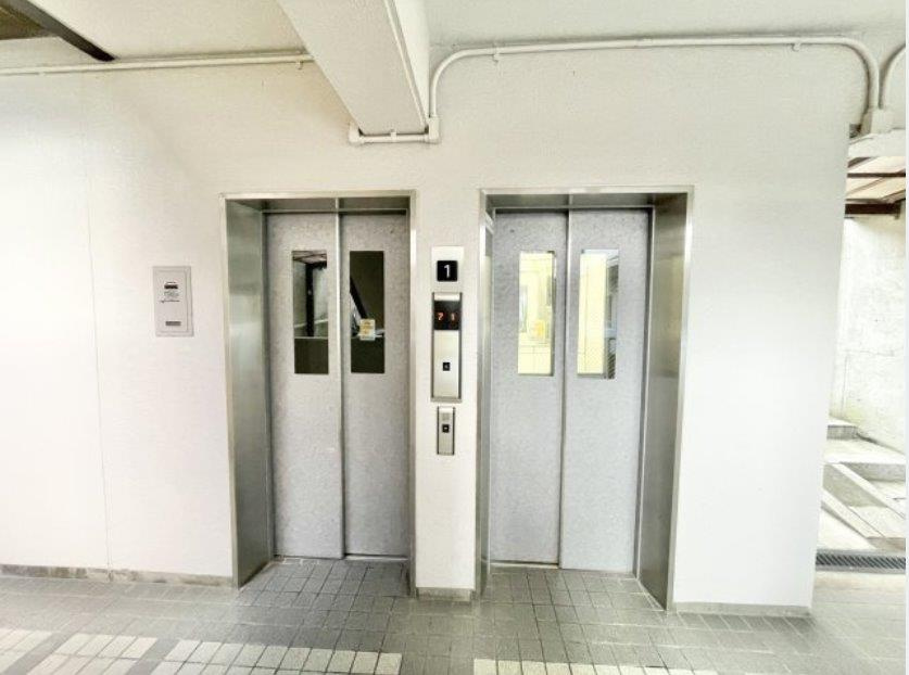 ライツシティ東寝屋川弐番館のその他共用部分|エレベーター２基
■物件内覧・資金計画相談・住宅ローン相談、リフォーム相談、お問合せ受付中■
※当日・翌日のご内覧、ご相談はお電話でのお問合せがスムーズです！