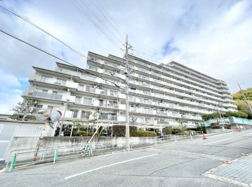 ライツシティ東寝屋川弐番館の外観|新しい生活にいかがでしょうか？外観はお住まいの顔になります。こだわりたいポイントですね。水回りリフォームやリノベーションも承ってます。
■現地見学・資金計画相談・住宅ローン相談もお問合せ受付中■