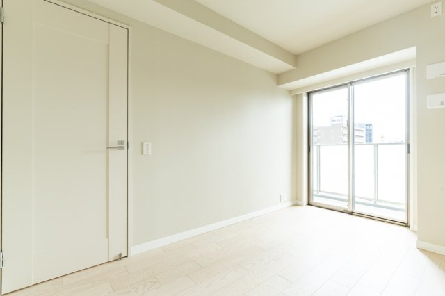 グランドメゾン新梅田タワー THE CLUB RESIDENCEの洋室